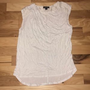 White shimmer, pleated tee! Size M!